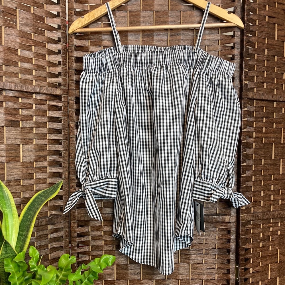 Gingham Blouse 🎀 Off the Shoulder